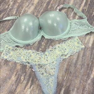 Victoria secert new Mint Lace Bra size 32F and Panty Set size L